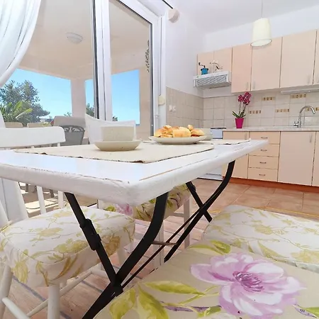 公寓 Mediterranean House